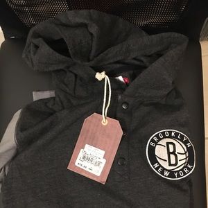 Mitchell & Ness Brooklyn Nets Hoodie Size M